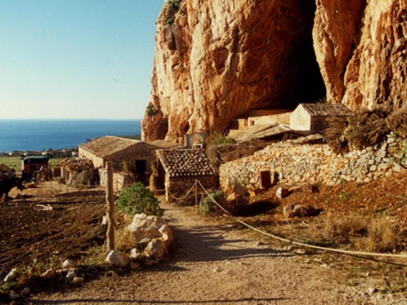 Dove Sorge Il Sole Bed & Breakfast Custonaci Exterior photo